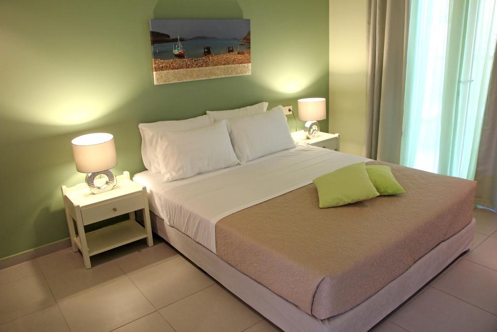 Effi Apartments Platanias  Bagian luar foto