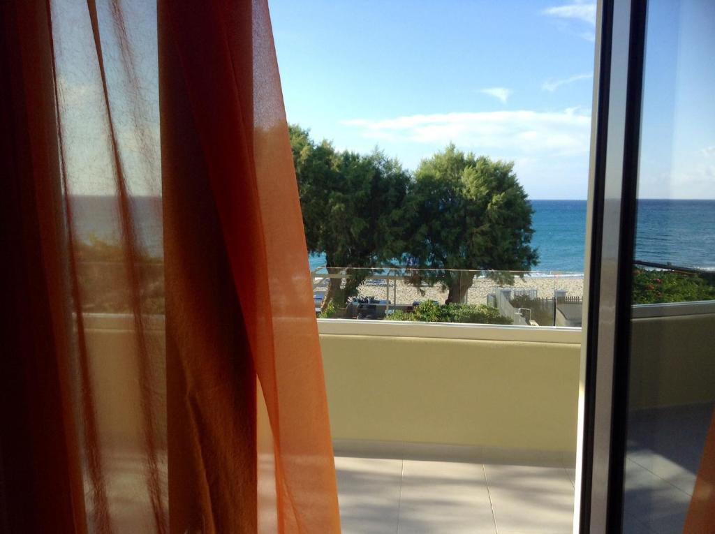 Effi Apartments Platanias  Ruang foto