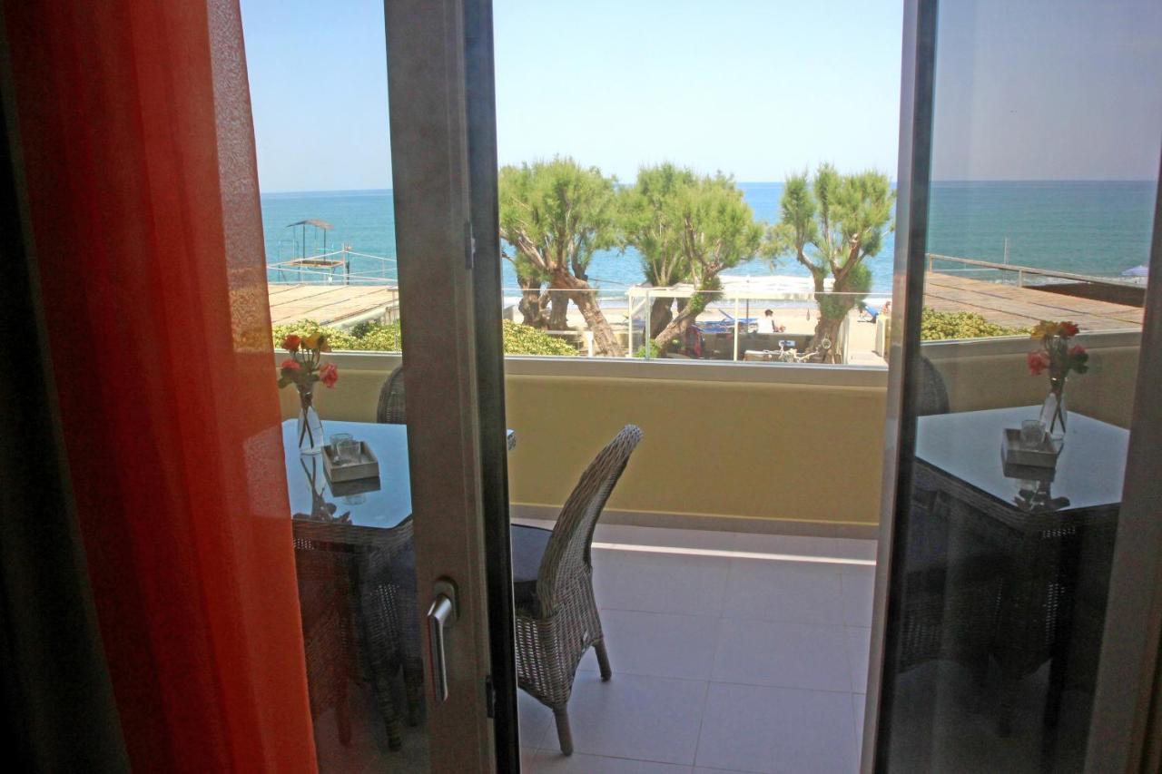 Effi Apartments Platanias  Ruang foto